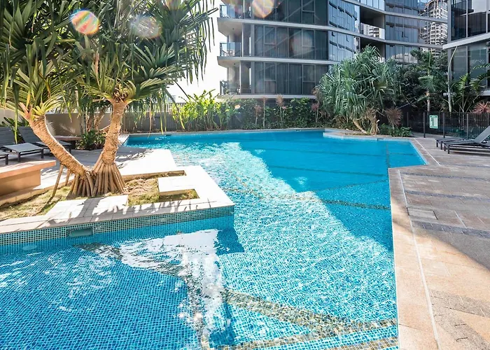 1-Bedroom Apartment With Pool, Sauna, And Parking In South Brisbane