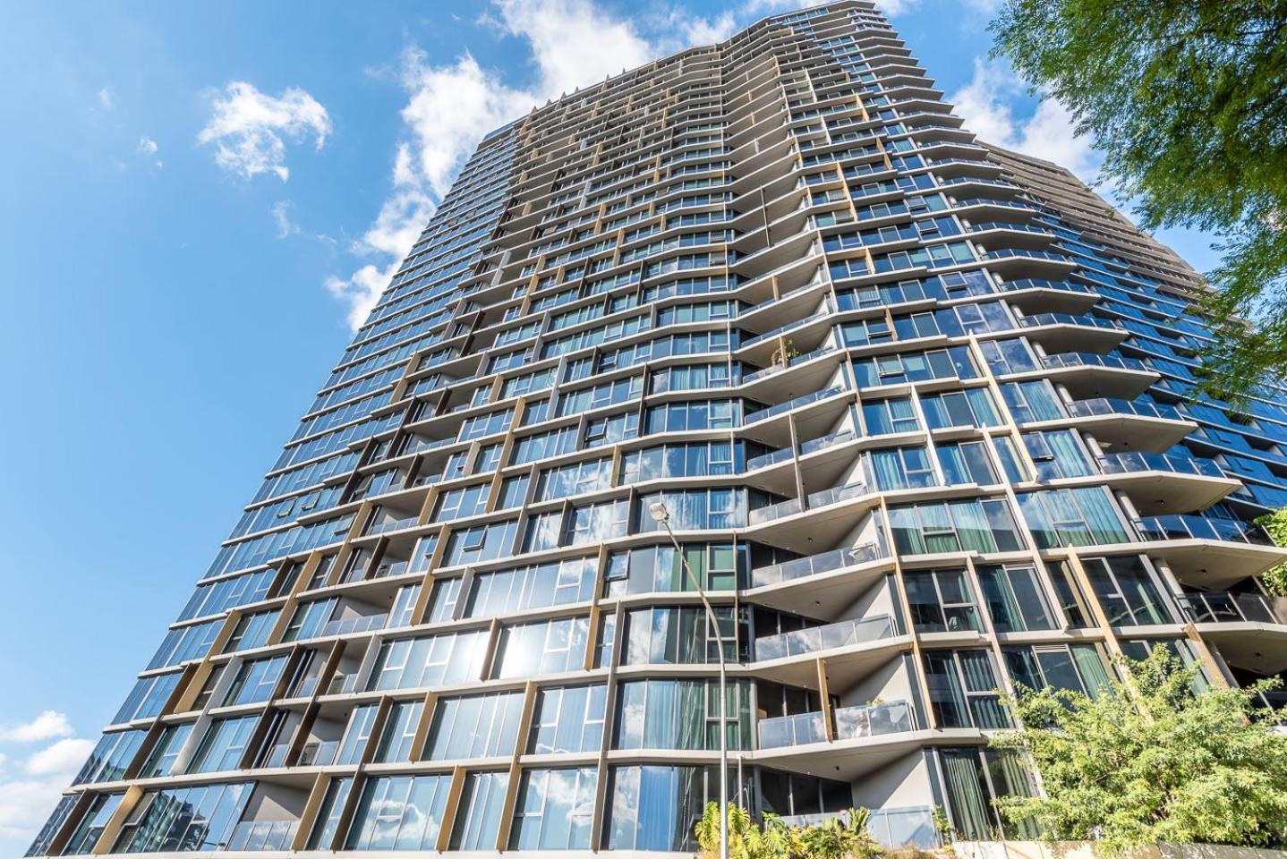 Apartment 1-bedroom With Pool, Sauna, And Parking In South *